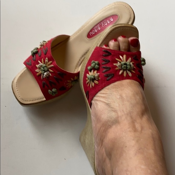 Bisou Bisou Wedge Shoes - Picture 9 of 10